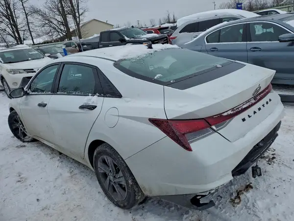 5NPLS4AG4NH072498 2022 HYUNDAI ELANTRA - Image 2
