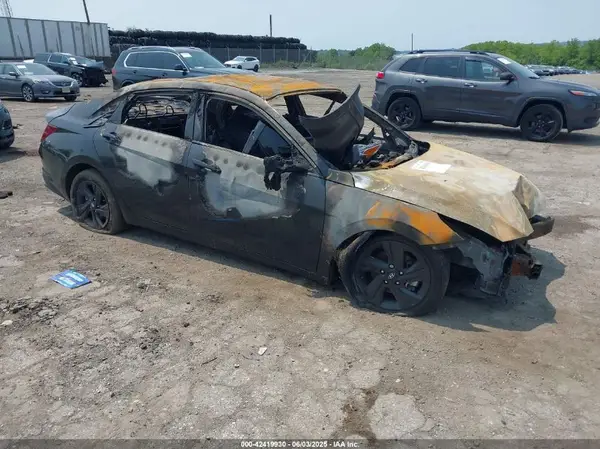 5NPLS4AG4NH077183 2022 HYUNDAI ELANTRA - Image 1