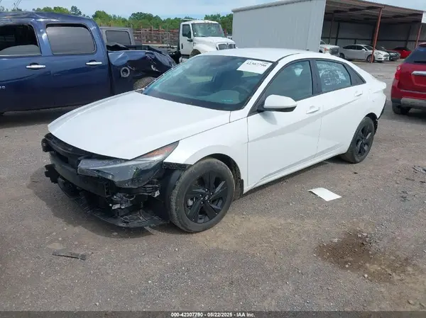 5NPLS4AG4NH081332 2022 HYUNDAI ELANTRA - Image 2