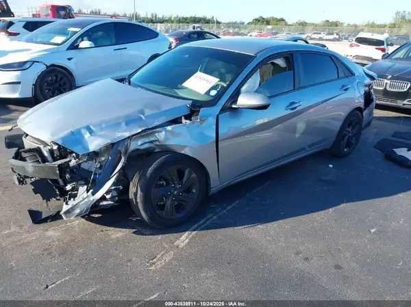 5NPLS4AG6NH076360 2022 HYUNDAI ELANTRA - Image 2