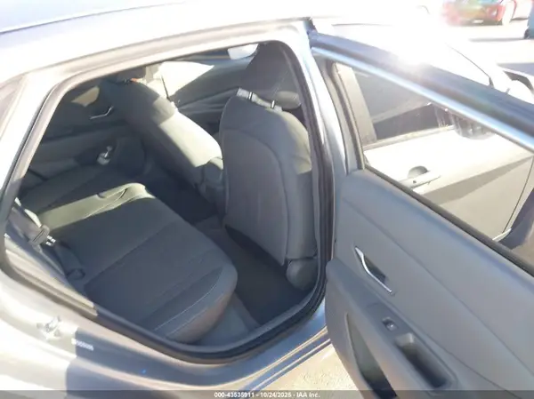 5NPLS4AG6NH076360 2022 HYUNDAI ELANTRA - Image 8
