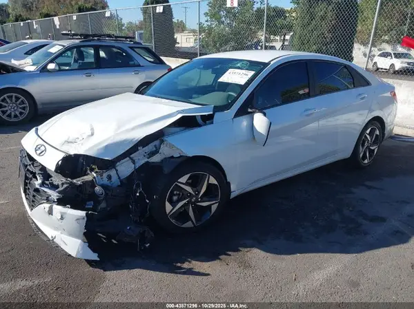 5NPLS4AG6PH098085 2023 HYUNDAI ELANTRA - Image 2