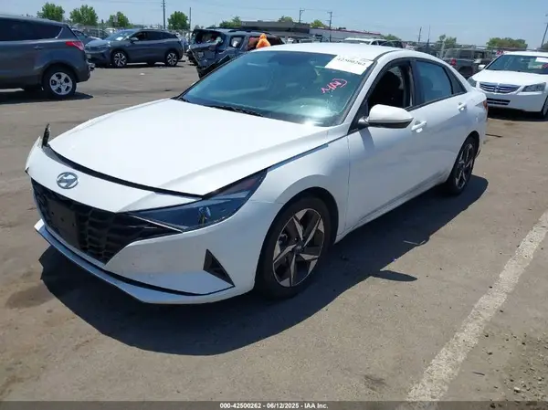5NPLS4AG6PH102748 2023 HYUNDAI ELANTRA - Image 2