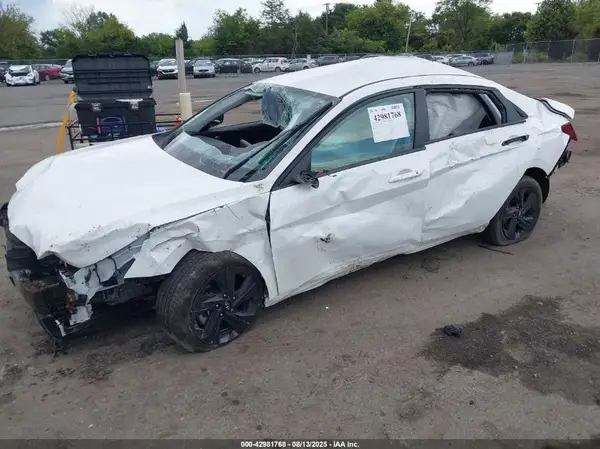 5NPLS4AG7MH042121 2021 HYUNDAI ELANTRA - Image 2