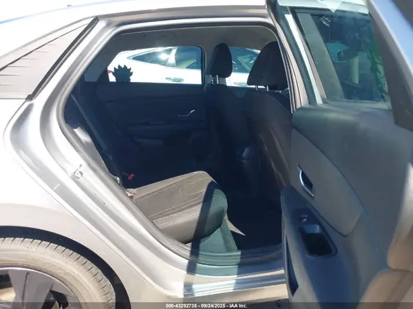 5NPLS4AG7MH042328 2021 HYUNDAI ELANTRA - Image 8