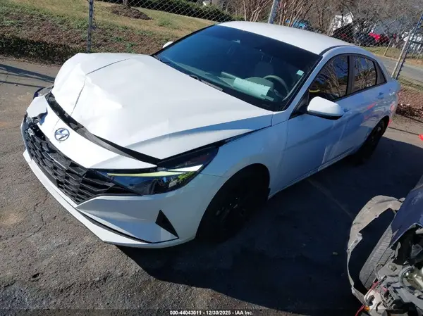 5NPLS4AG7NH084130 2022 HYUNDAI ELANTRA - Image 2