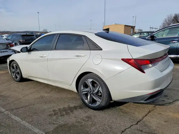 5NPLS4AG7PH086513 2023 HYUNDAI ELANTRA - Image 2