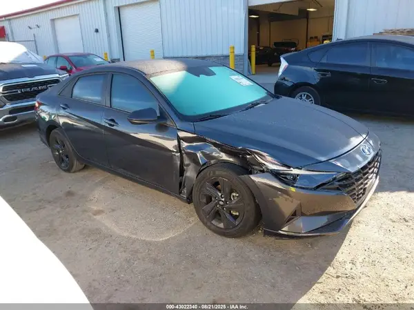 5NPLS4AG8MH002372 2021 HYUNDAI ELANTRA - Image 1