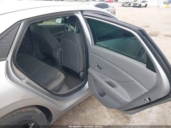 5NPLS4AG8MH007409 2021 HYUNDAI ELANTRA - Image 8