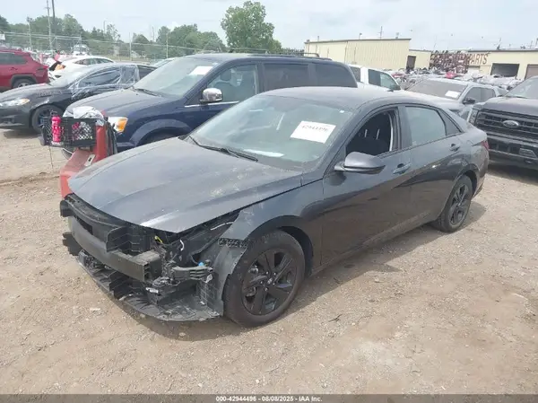 5NPLS4AG8MH024663 2021 HYUNDAI ELANTRA - Image 2