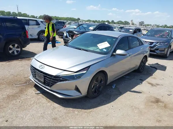 5NPLS4AG8MH038868 2021 HYUNDAI ELANTRA - Image 2