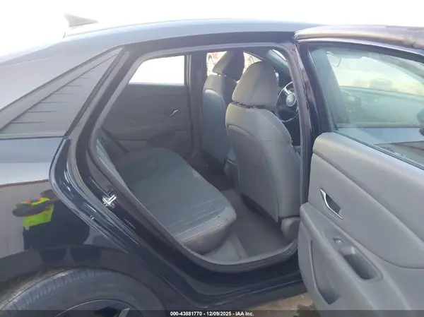 5NPLS4AG8NH065585 2022 HYUNDAI ELANTRA - Image 8
