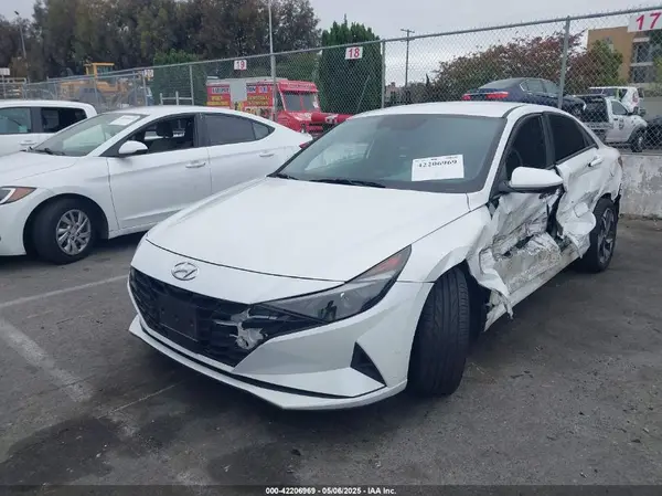 5NPLS4AG8PH097908 2023 HYUNDAI ELANTRA - Image 2