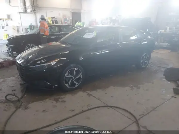 5NPLS4AG8PH102623 2023 HYUNDAI ELANTRA - Image 2