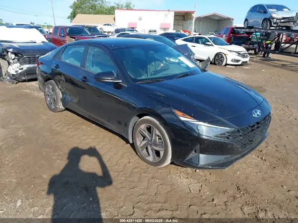 5NPLS4AG8PH106042 2023 HYUNDAI ELANTRA - Image 1