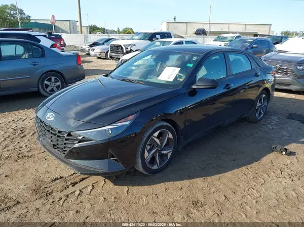5NPLS4AG8PH106042 2023 HYUNDAI ELANTRA - Image 2