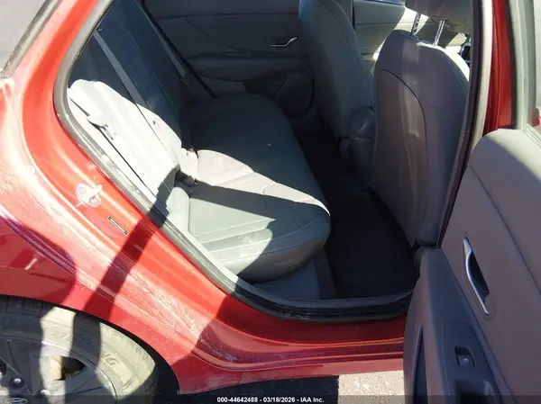 5NPLS4AG9NH068561 2022 HYUNDAI ELANTRA - Image 8