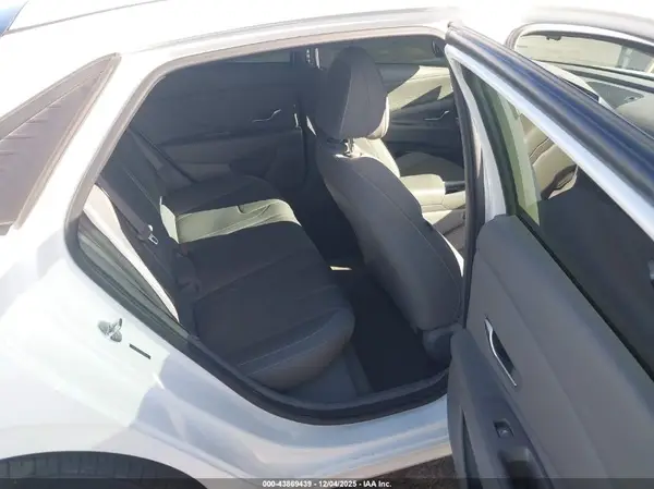 5NPLS4AG9NH080631 2022 HYUNDAI ELANTRA - Image 8