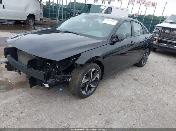 5NPLS4AG9PH111699 2023 HYUNDAI ELANTRA - Image 2