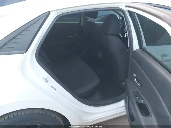 5NPLS4AGONHO7O943 2022 HYUNDAI ELANTRA - Image 8