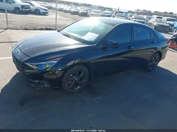 5NPLS4AGXNH057777 2022 HYUNDAI ELANTRA - Image 2