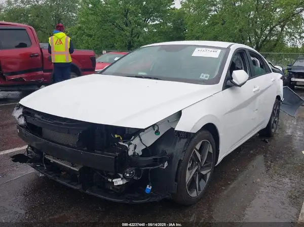 5NPLS4AGXPH113946 2023 HYUNDAI ELANTRA - Image 2