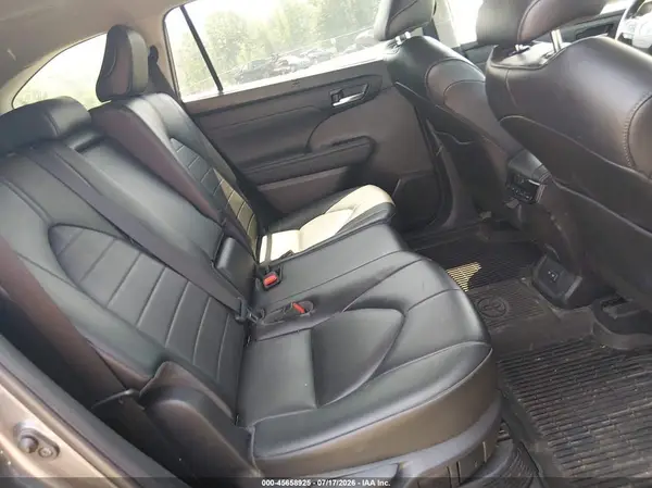 5PDZBRCH0NS539740 2022 TOYOTA HIGHLANDER - Image 8