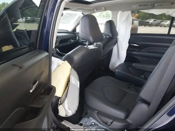 5TDAAAA51RS000424 2024 TOYOTA HIGHLANDER - Image 8
