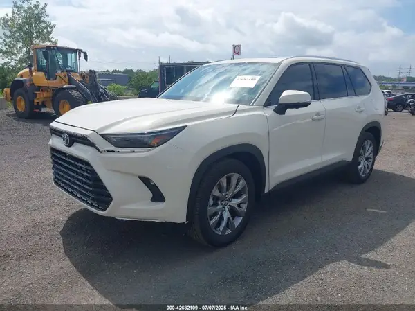 5TDAAAA51RS006787 2024 TOYOTA HIGHLANDER - Image 2