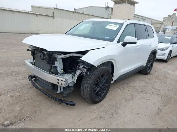 5TDAAAA52RS003283 2024 TOYOTA HIGHLANDER - Image 2