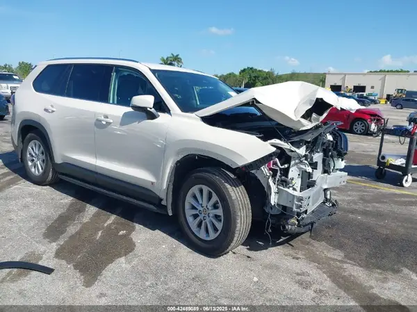 5TDAAAA52RS018446 2024 TOYOTA HIGHLANDER - Image 1