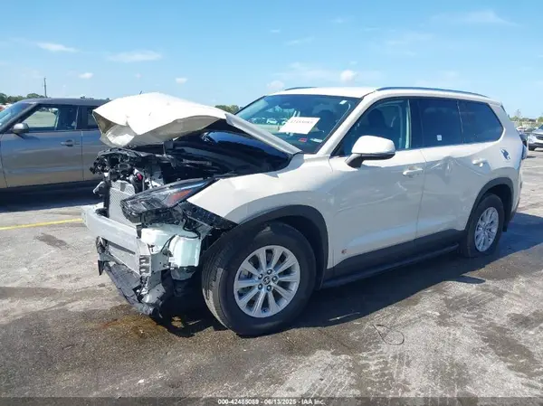 5TDAAAA52RS018446 2024 TOYOTA HIGHLANDER - Image 2