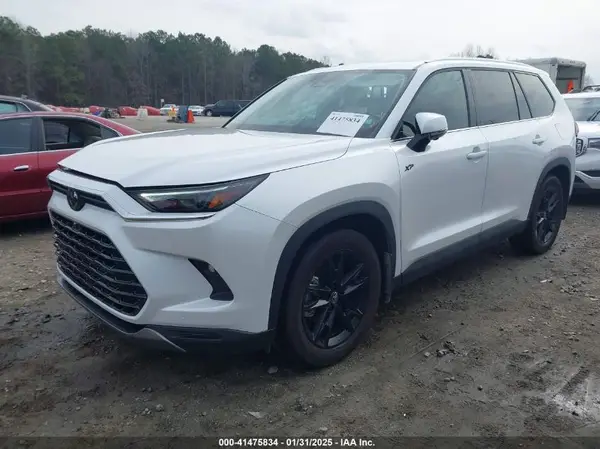 5TDAAAA53RS013840 2024 TOYOTA HIGHLANDER - Image 2