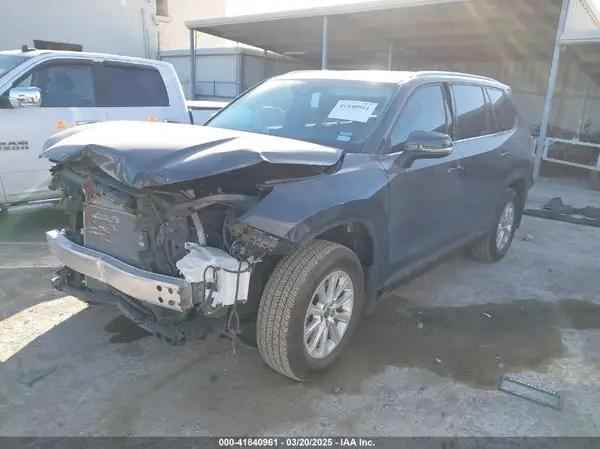 5TDAAAA55RS018845 2024 TOYOTA HIGHLANDER - Image 2