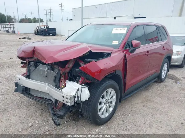 5TDAAAA57RS011069 2024 TOYOTA HIGHLANDER - Image 2