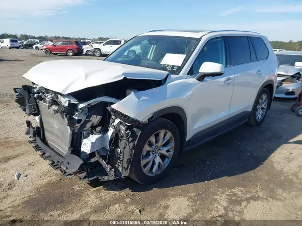 5TDAAAA59RS013969 2024 TOYOTA HIGHLANDER - Image 2
