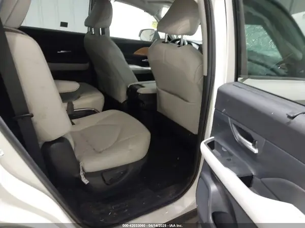 5TDAAAB50RS006987 2024 TOYOTA HIGHLANDER - Image 8