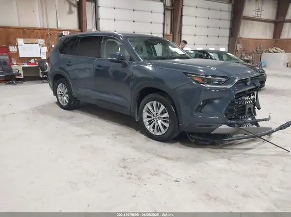 5TDAAAB50RS040749 2024 TOYOTA HIGHLANDER - Image 1