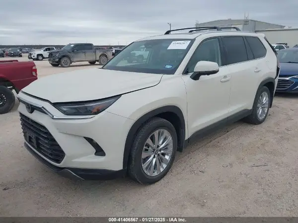 5TDAAAB50RS042470 2024 TOYOTA HIGHLANDER - Image 2