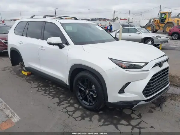 5TDAAAB50RS068275 2024 TOYOTA HIGHLANDER - Image 1