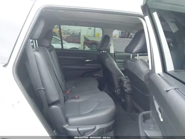 5TDAAAB50RS068275 2024 TOYOTA HIGHLANDER - Image 8