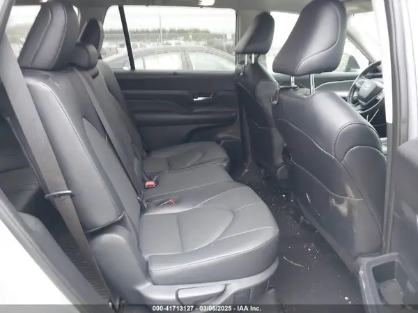 5TDAAAB51RS033910 2024 TOYOTA HIGHLANDER - Image 8