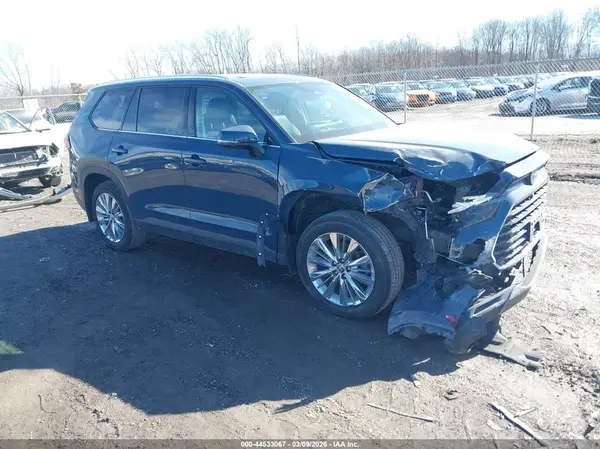 5TDAAAB52RS050652 2024 TOYOTA HIGHLANDER - Image 1