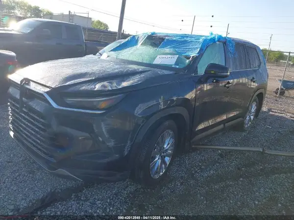 5TDAAAB53RS007437 2024 TOYOTA HIGHLANDER - Image 2