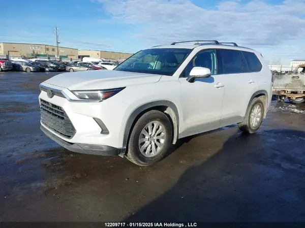 5TDAAAB53RS034265 2024 TOYOTA HIGHLANDER - Image 2