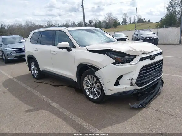 5TDAAAB53RS035061 2024 TOYOTA HIGHLANDER - Image 1