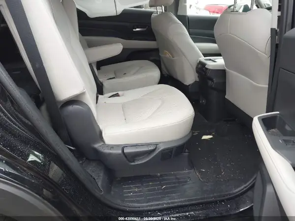 5TDAAAB53RS049297 2024 TOYOTA HIGHLANDER - Image 8