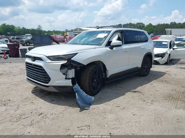 5TDAAAB54RS065010 2024 TOYOTA HIGHLANDER - Image 2