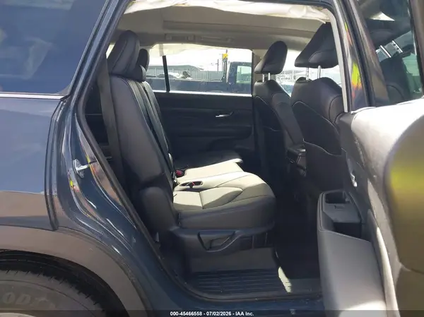 5TDAAAB54SS097591 2025 TOYOTA HIGHLANDER - Image 8