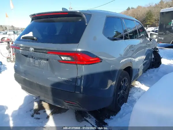 2024 TOYOTA HIGHLANDER IAAI lot 41370885 auction photo 4
